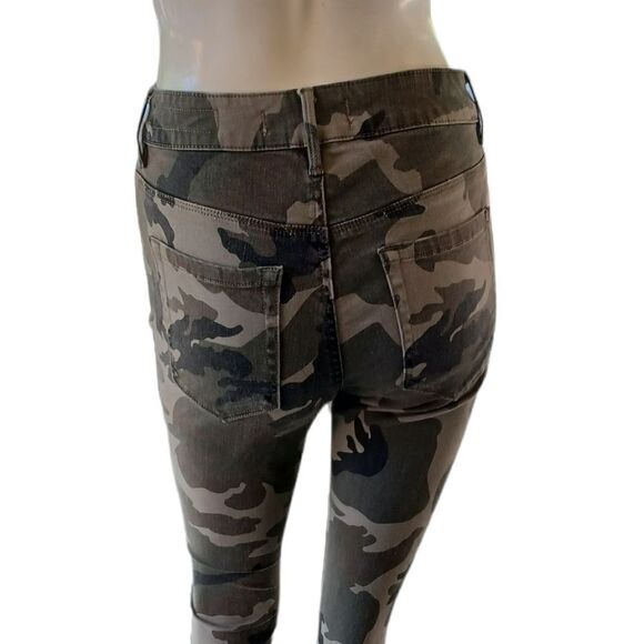 616712..Navy Green Camo Bullhead Skinny Jeans Sz 5, 24" Waist 29" Inseam 9" Rise - Picture 5 of 7